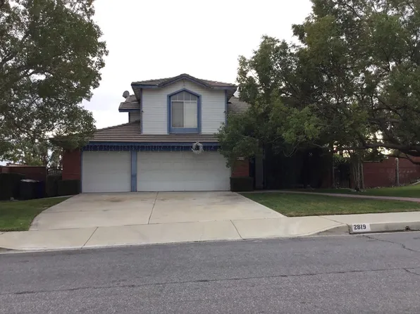 2819 W Calle Celeste Dr, Rialto, CA 92377