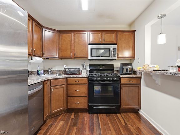 2nd image of 1101 Meadow Run