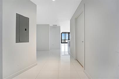 5th image of 851 NE 1st Ave #1-1800