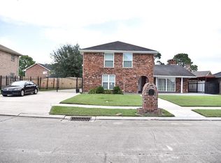 6857 Farwood Dr, New Orleans, LA 70126
