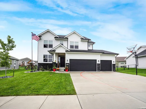 1425 NE Poplar Ct, Grimes, IA 50111