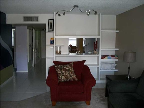 4th image of 777 S Federal Hwy APT E204