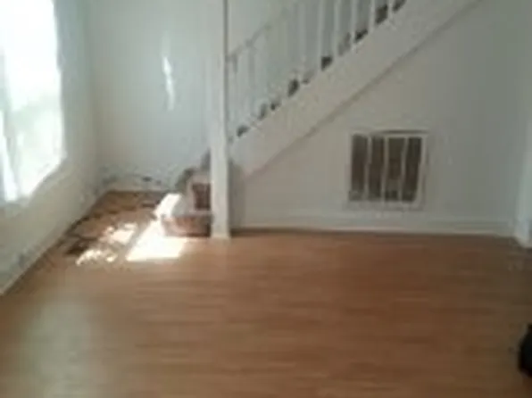 75 Manly St, Portsmouth, VA 23702