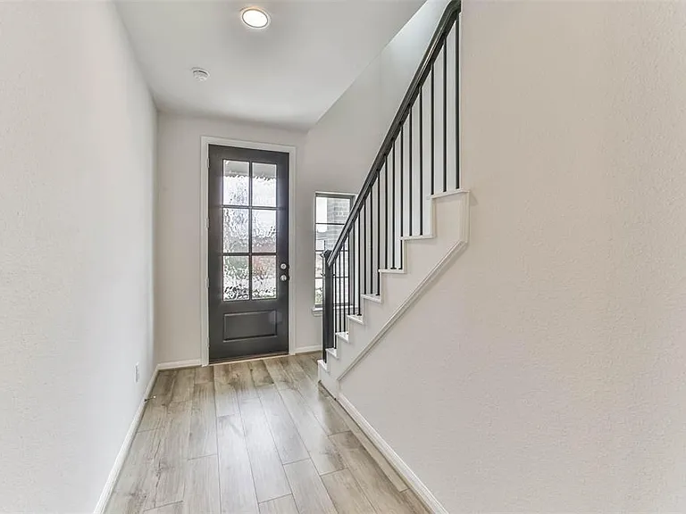 704 Ocean Palms Dr — Photo 4