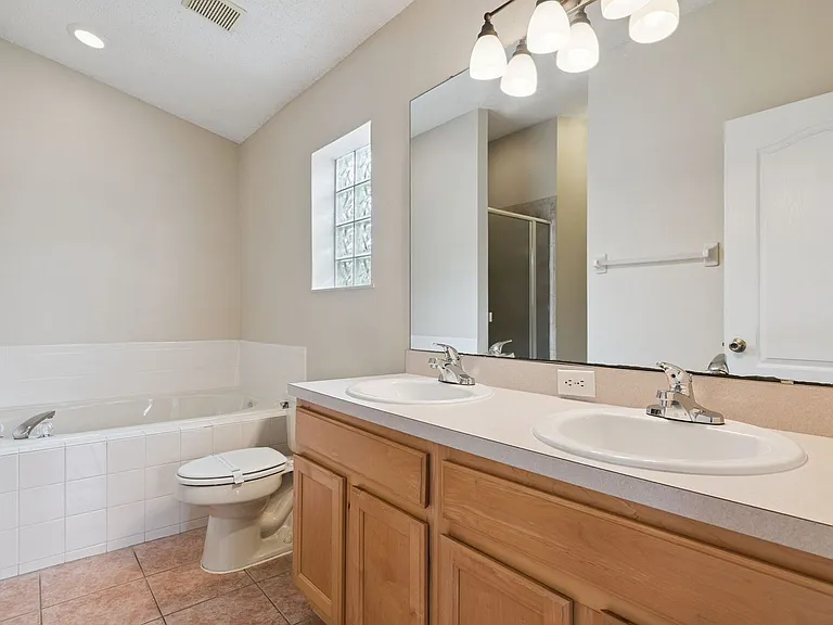 13831 Guildhall Cir — Photo 10