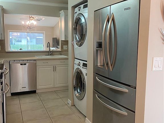 4th image of 803 SW 119th Way #803