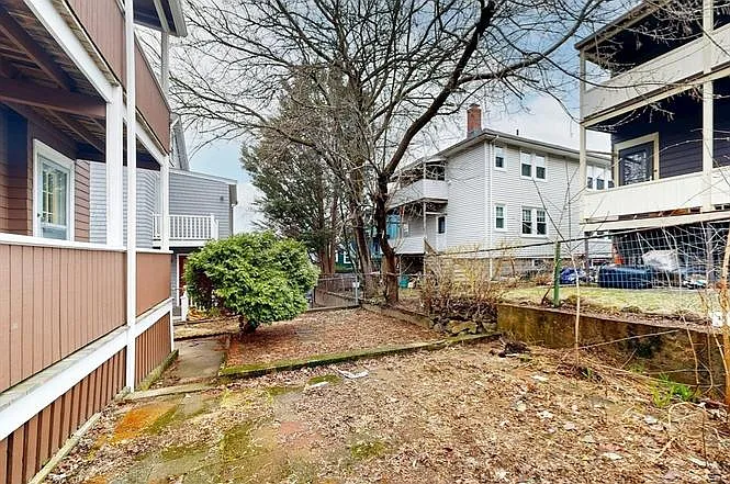 11 Sterling St #11 — Photo 18