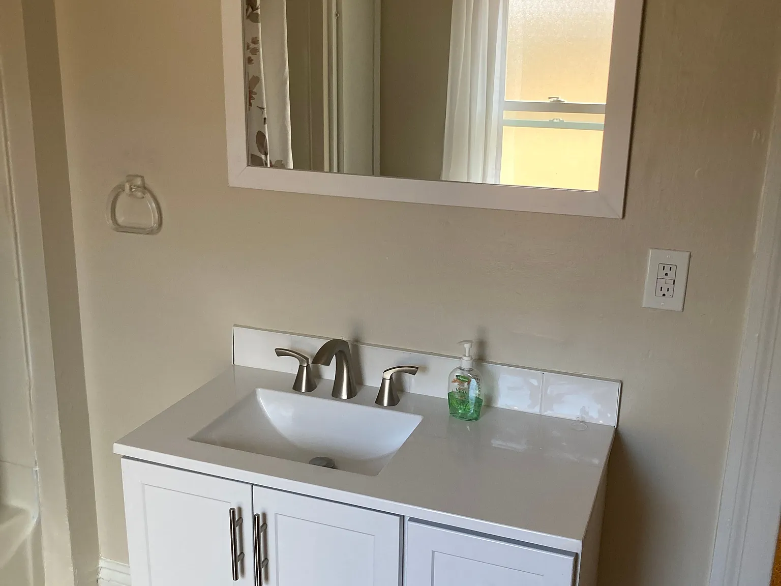2 bed, 1.0 bath, 1200 sqft, $1,550 — Photo 3