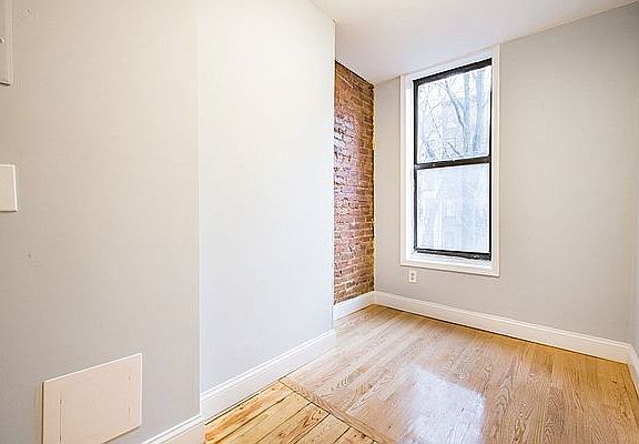 3rd image of 520 E 6th St #2A