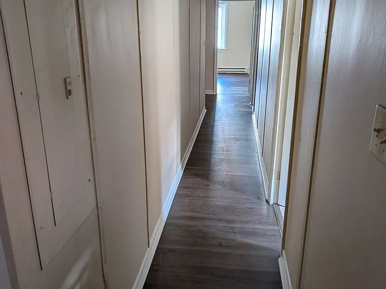718 Centre St — Photo 4