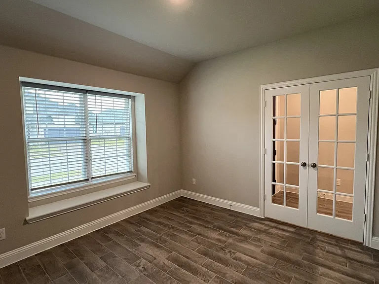 729 Fencerow Trl — Photo 2
