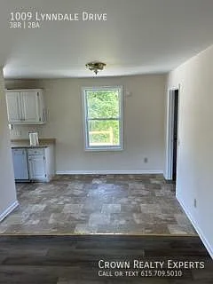 1009 Lynndale Dr — Photo 10