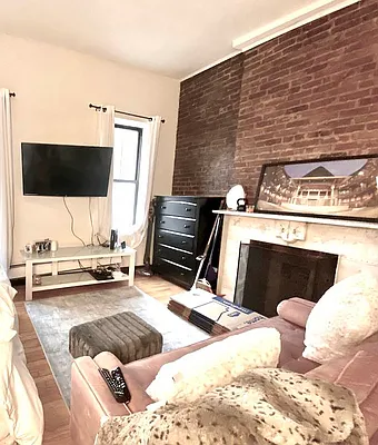 Rented by Bond New York | media 3