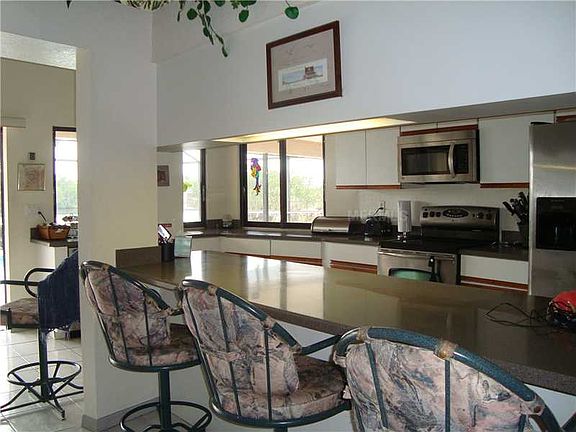 4th image of 237 E Tarpon Blvd NW