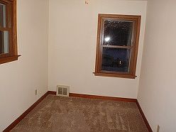 4th image of 1218 Mackinac Ave