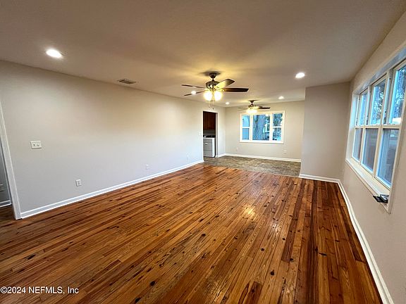 4th image of 2414 CRILL Avenue