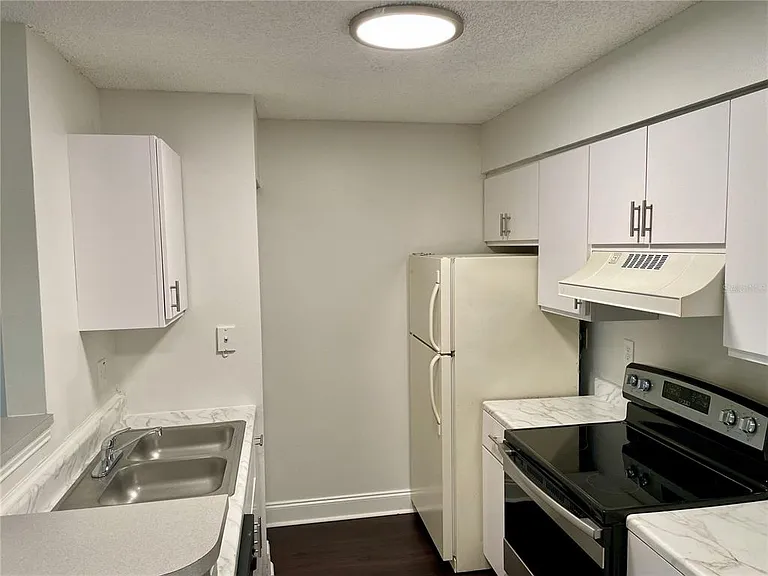 2521 Grassy Point Dr #101 — Photo 6