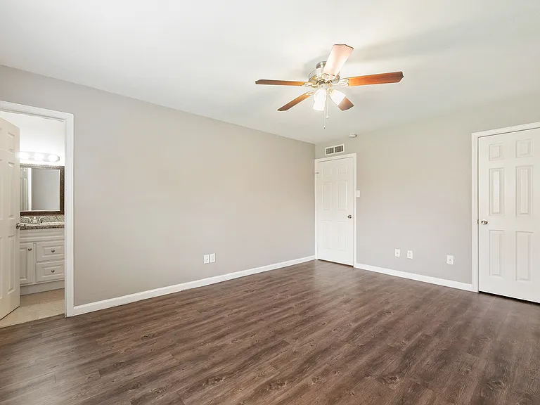 17615 Autumn Hills Dr — Photo 24