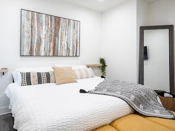 2nd image of 315 Washington St #404-02