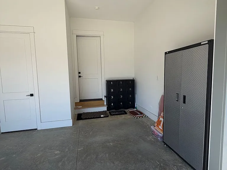 9835 Clingmans Dome Dr — Photo 32