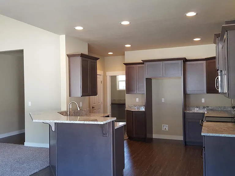 1738 Skylar Ct — Photo 6