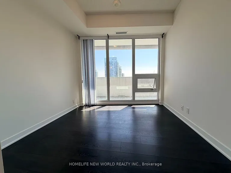 2221 Yonge St #2403 — Photo 10
