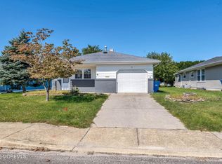 5 Kinsale Street, Toms River, NJ 08757