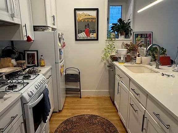 3rd image of 72 Fort Greene Pl APT 1