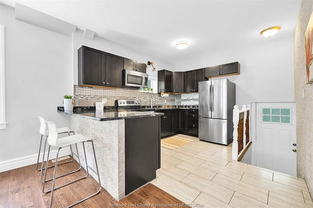 3 bed, $2,200 — Photo 4