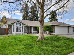 9242 Whittemore Dr, Elk Grove, CA 95624