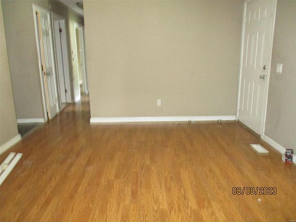 2nd image of 2510 Lindsay Ln
