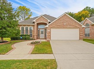 2940 Windstone Ct, Bedford, TX 76021