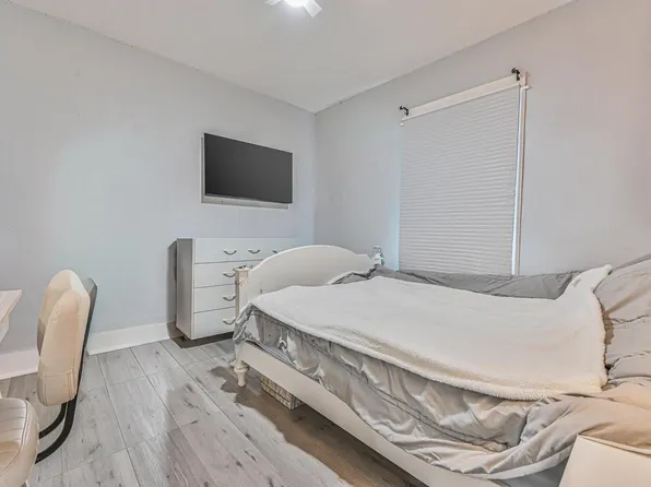 72-15 Juniper Valley Road image 6 of 16