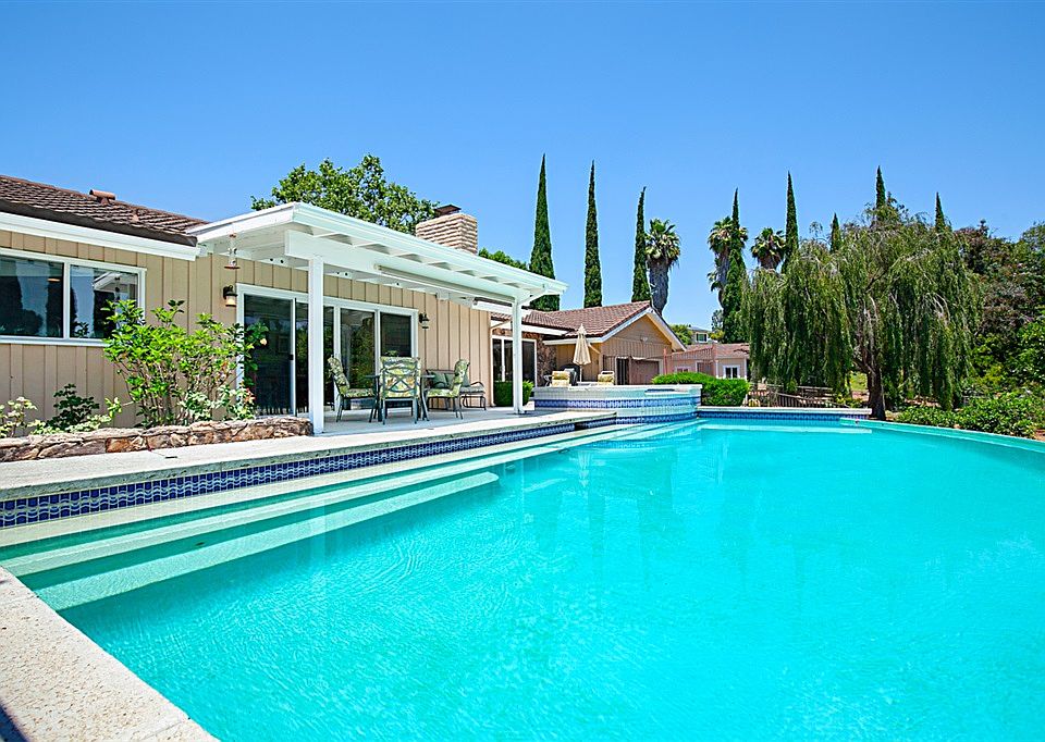 1st image of 4885 Sunrise Valley Dr