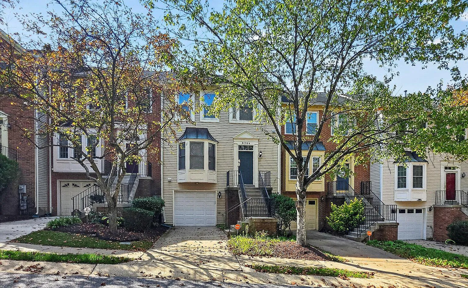 4 bed, 4.0 bath, 2164 sqft, $3,000 — Photo 3