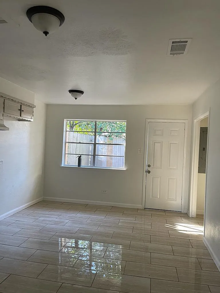 2 bed, $1,195 — Photo 3