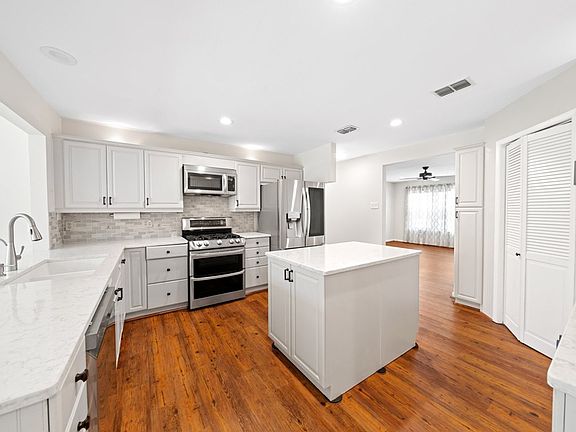 4th image of 510 Leland St