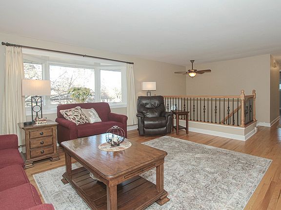 5th image of 431 Putnam Ln