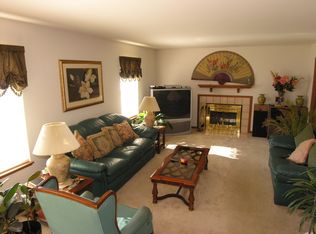 2625 Peppertree Ln, Waukegan, IL 60085