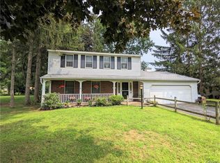 107 Newport Dr, North Syracuse, NY 13212