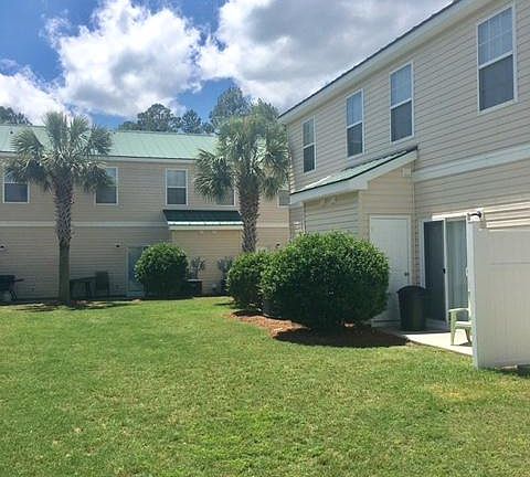 Imagine having this back yard without physically maintaining