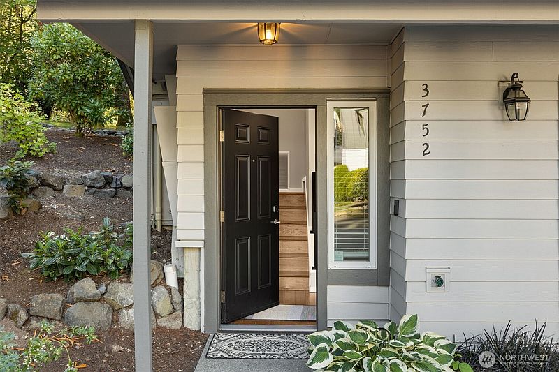 5th image of 3752 257th Avenue SE