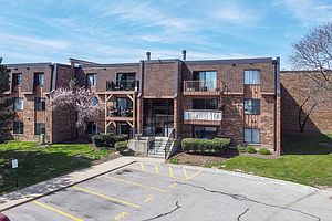 3rd image of 608 Waterford Rd #1B
