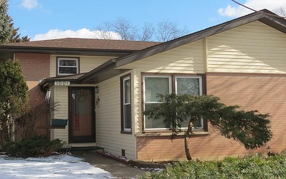 2nd image of 1001 Joliet St