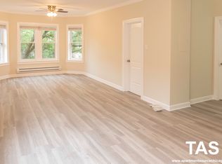 650 W Roscoe St #2S, Chicago, IL 60657