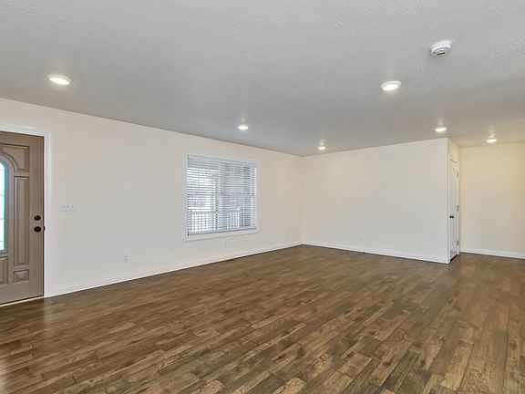 4th image of 1760 Bell Ford Dr W