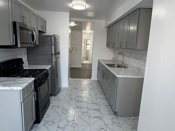 3rd image of 106 Highland Ave #C1