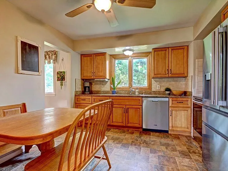 27012 Osborn Rd — Photo 8