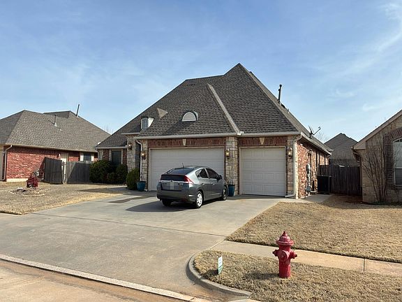 2nd image of 613 Ridge Lake Blvd