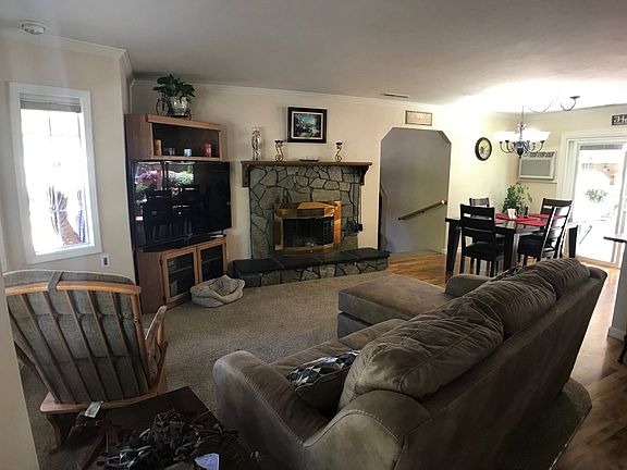 3rd image of 1002 Terrace Dr